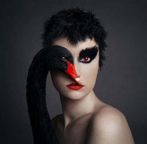 Флора Борши, Будапешт. Фантастические автопортреты с животными