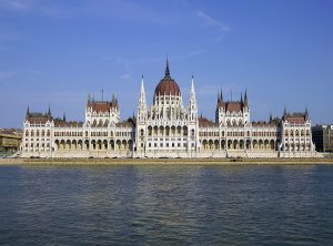 Здание венгерского парламента в Будапеште