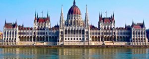 Здание венгерского парламента в Будапеште