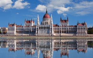 Здание венгерского парламента в Будапеште