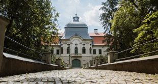 Замок Телеки в Трансильвании