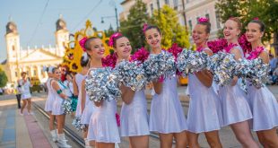 Двадцатый юбилейный визит: цветочные композиции Дебреценского карнавала снова украсят улицы Оради и населенных пунктов Бихора