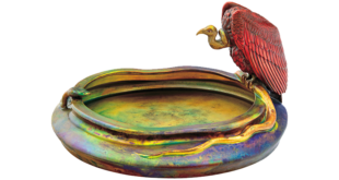 Одним из самых значимых лотов аукциона жардиньер 1906 года